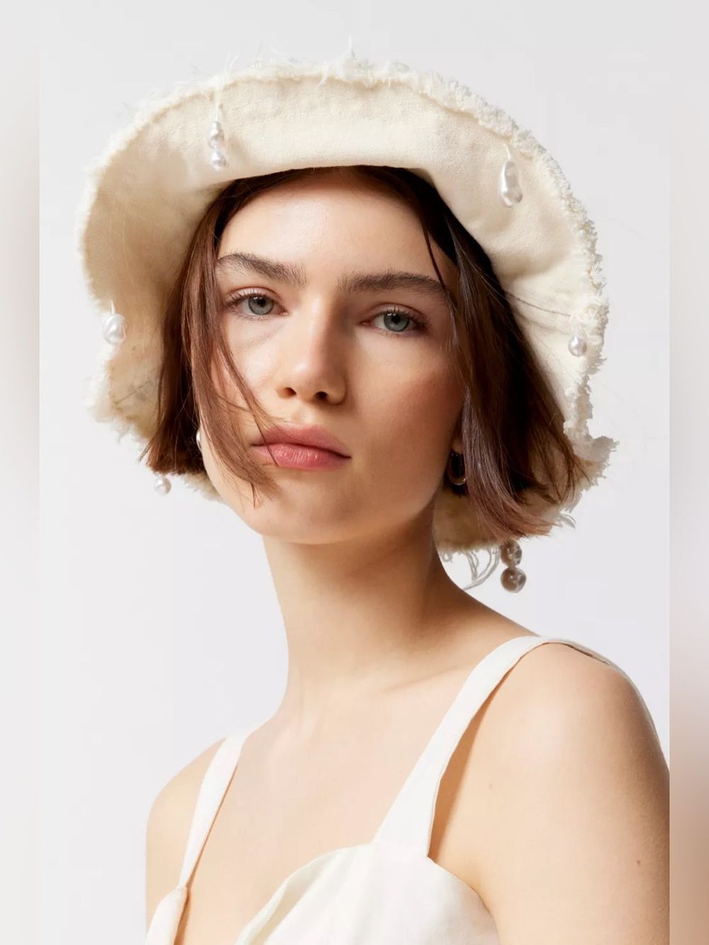 New Utban Outfitters Carina Embellished Bucket Hat